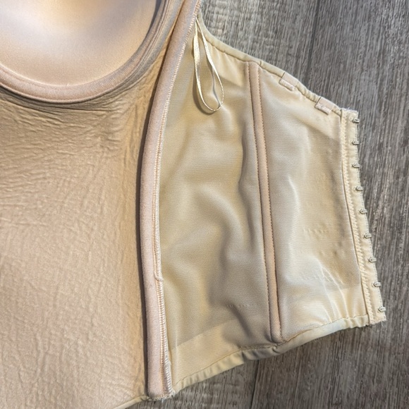 Q-T Strapless Cream Bustier Shaper-size 36B - Picture 5 of 10